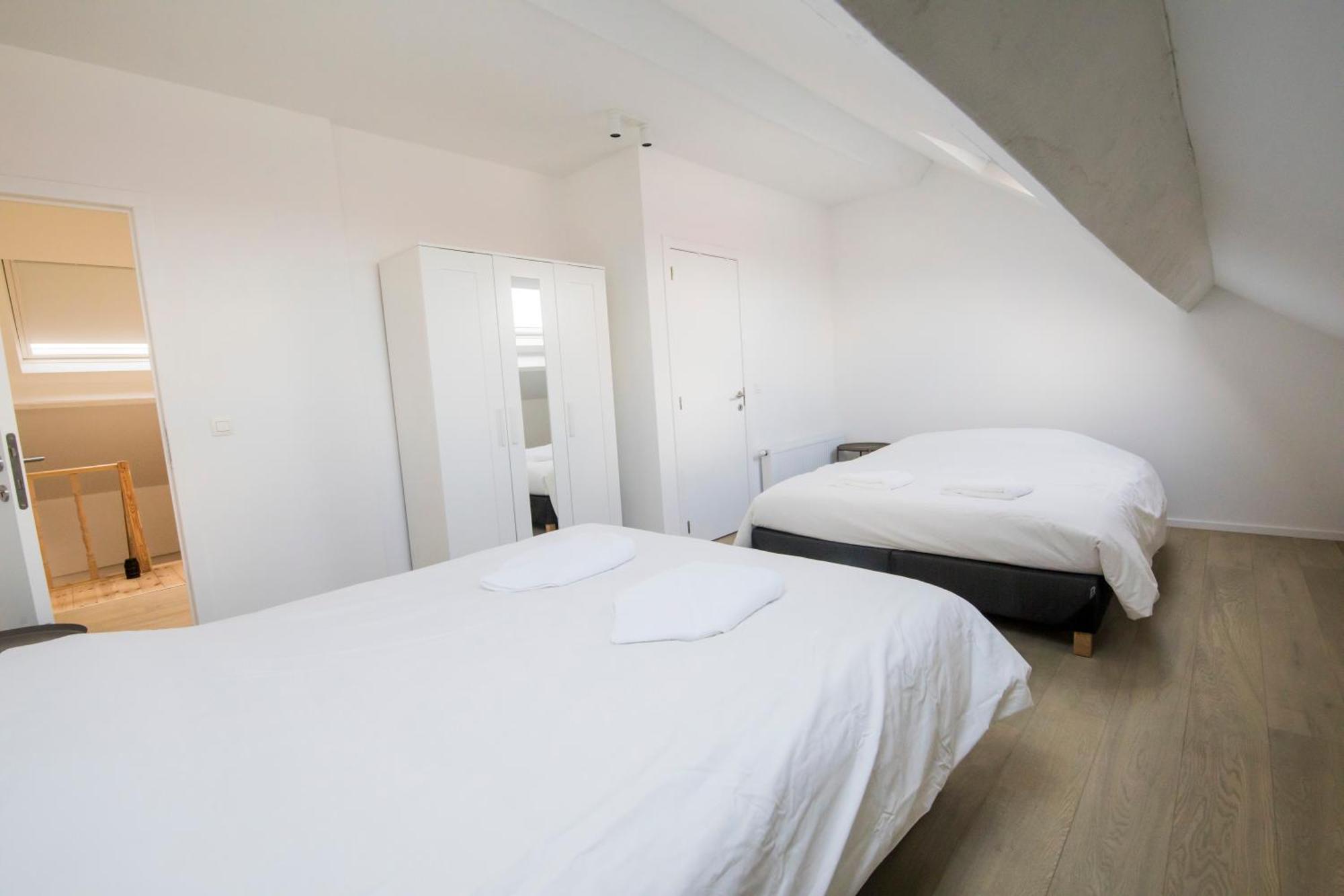 Bed and Breakfast Travelease - Midi Андерлехт Экстерьер фото